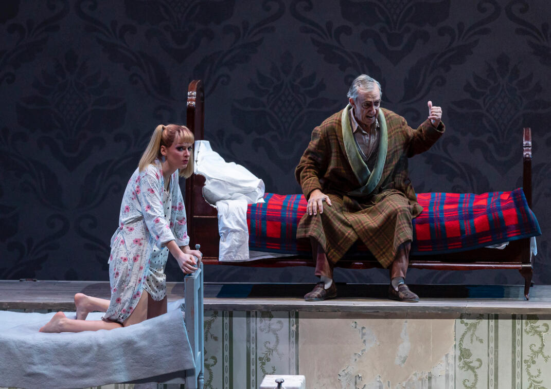 Evgeniya Khomutova shines as Tisbe in Rossini’s La Cenerentola at Palau de les Arts Reina Sofia, Valencia. Evgeniya Khomutova performing as Tisbe in La Cenerentola at Palau de les Arts Reina Sofia, Valencia
